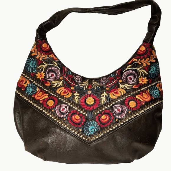 Isabella Fiore Handbags - ✨ 😍HOST PICK😍✨  Isabella Fiore BOHO / Shoulder Bag - Floral Beauty